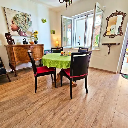 Tempera By The Apartman *