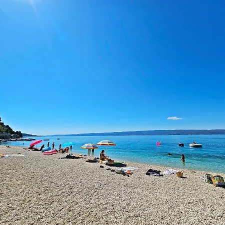 Tempera By The Apartamento Split