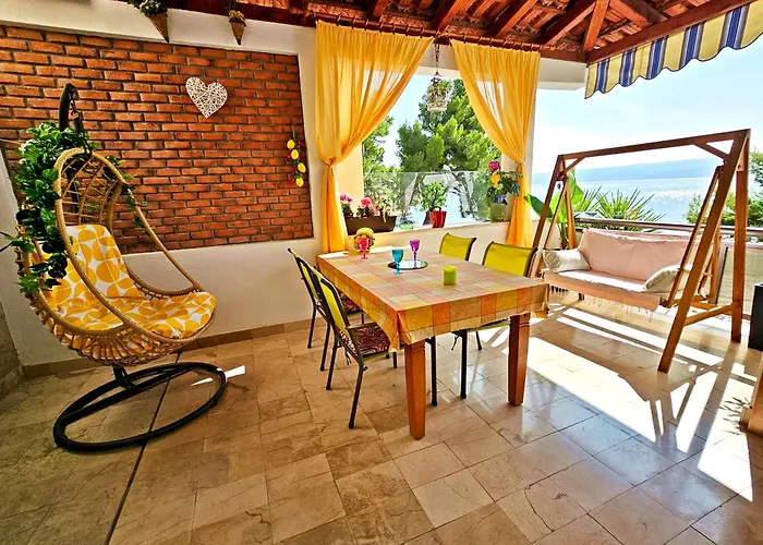 Tempera By The Apartment Split